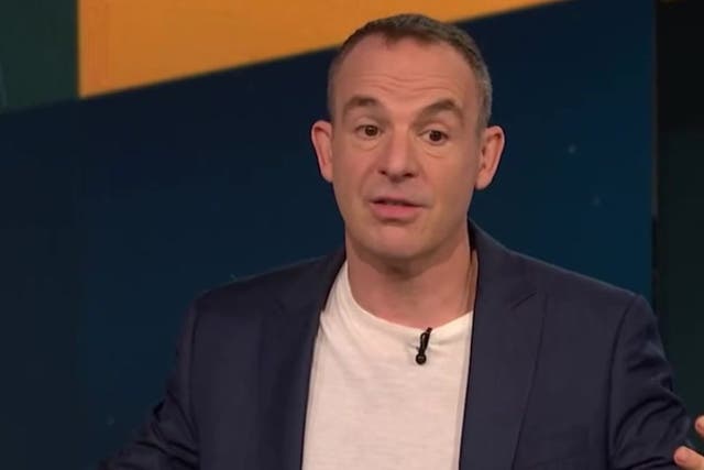 <p>Martin Lewis shares 'crucial weapon' in cutting your credit card debt.</p>