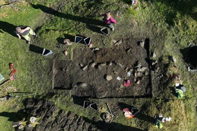 <p>Archaeologists excavate three wealthy women’s graves from Viking Age in Norway</p>