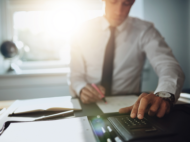 How to Effectively Train Paralegals at a Law Firm